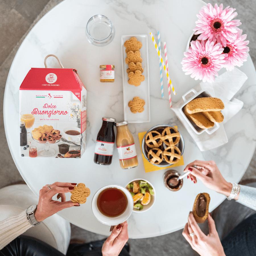 I nostri kit di ricette colazioni e welcome box Made in Italy: ricette pronte per una colazione o idea regalo originale.