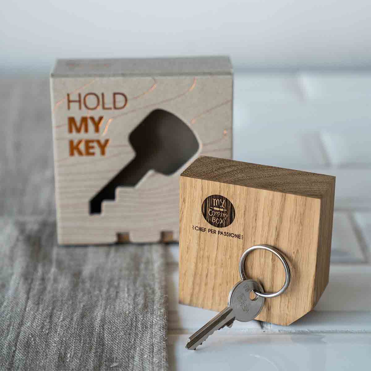Magnetic oak key ring