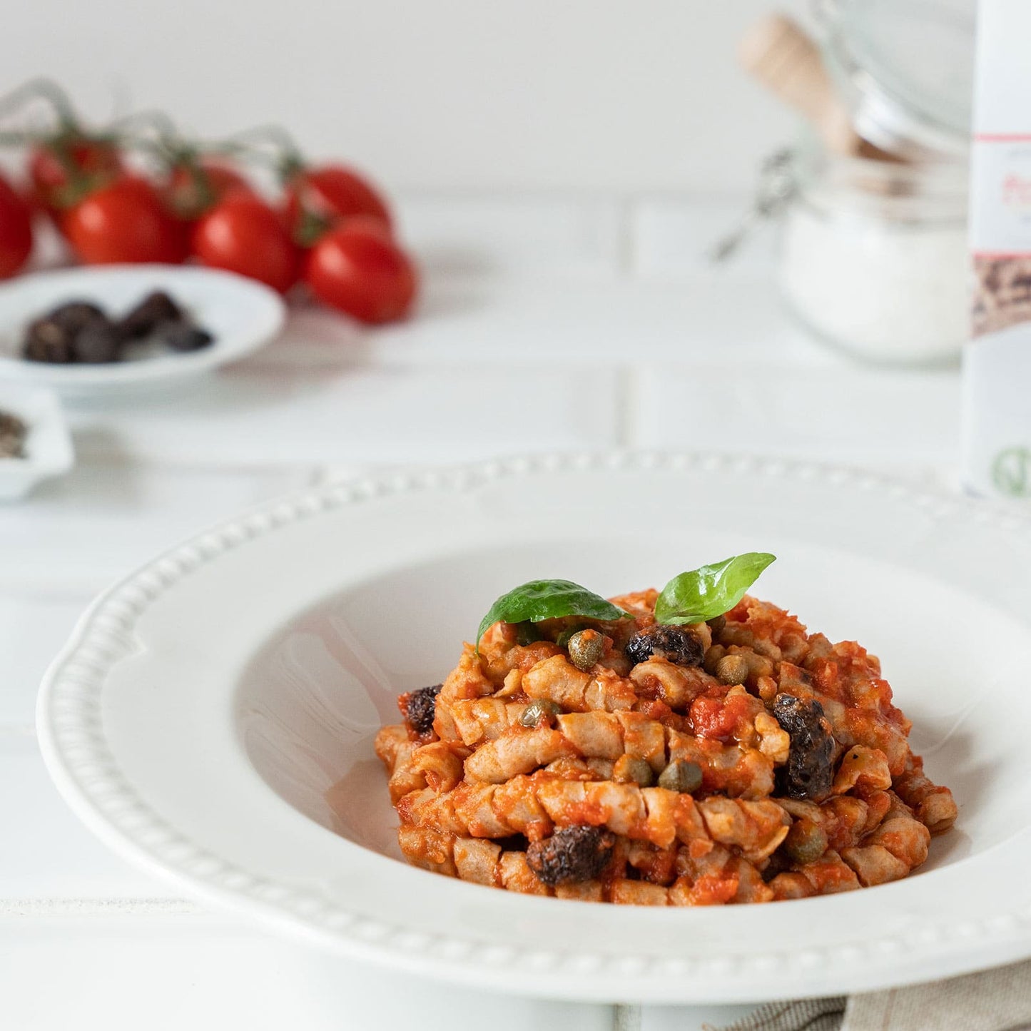 Busiate siciliane con salsa di pomodoro ciliegino - Outlet